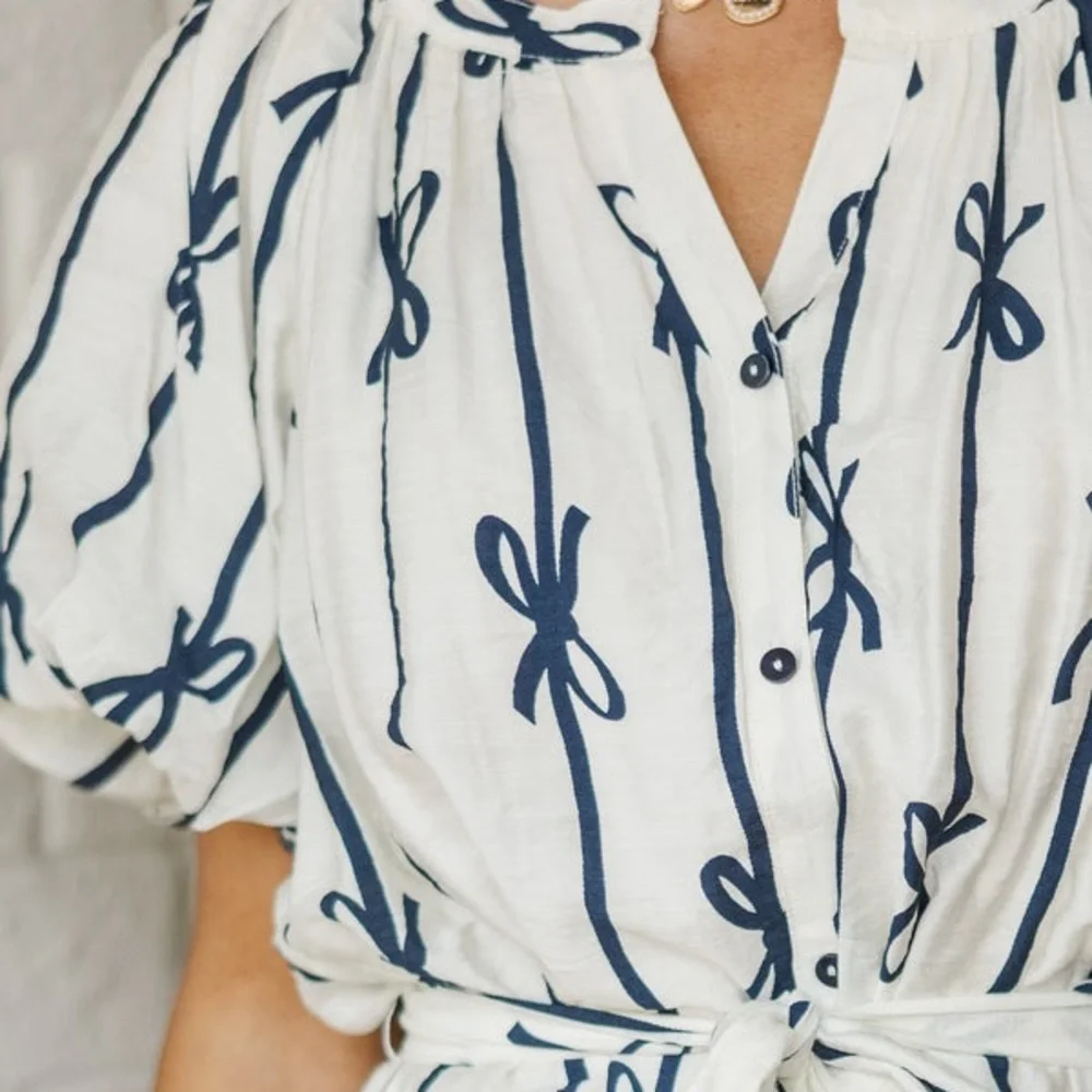 Avara Boutique White and Navy Bow Print Puff Sleeve Dress size Small - Picture 4 of 9